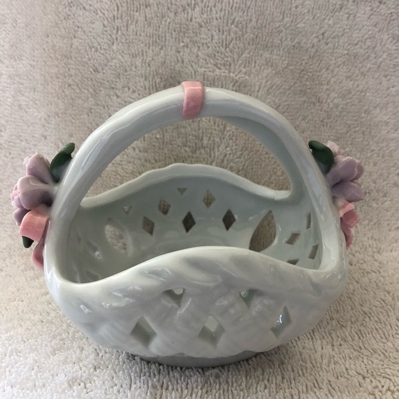 Porcelain Vintage Small Floral Candy Basket - Picture 5 of 6